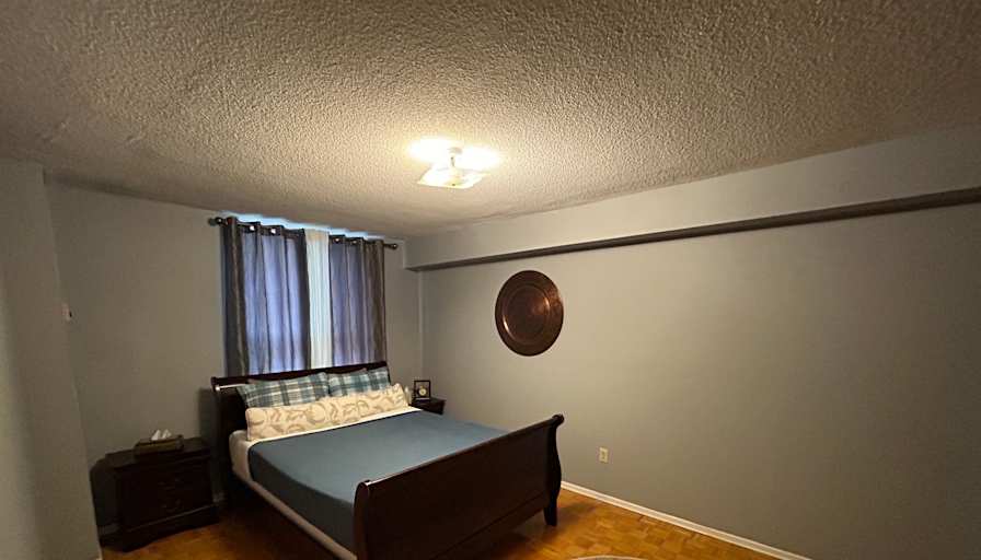 Lazar's room