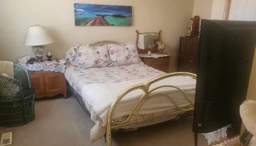 wesley mark carlton's room