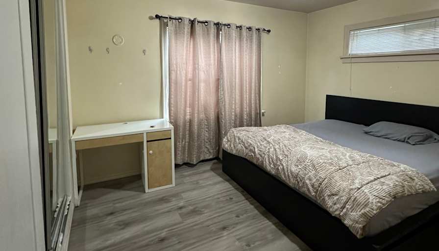 Giordaine's room