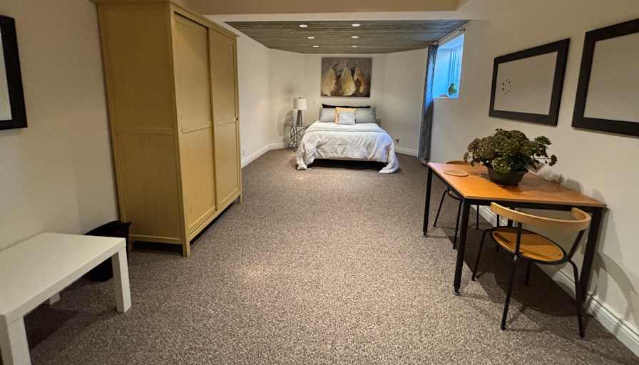 Canmore Room Rental's room