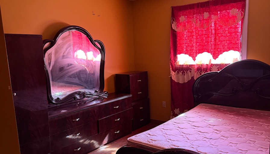 Dindyal M's room