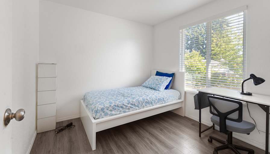 Annalyse's room