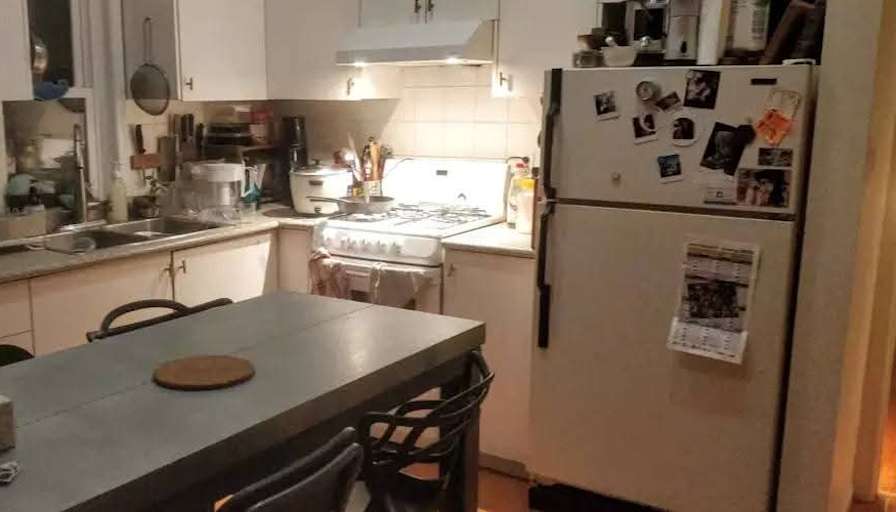 Jun's room
