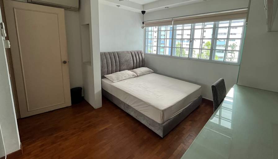 Khai Hung's room