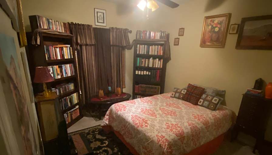Comfortable Furnished Room's room