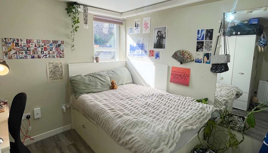 Frankie Whitewood's room
