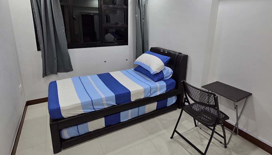 Viknes's room