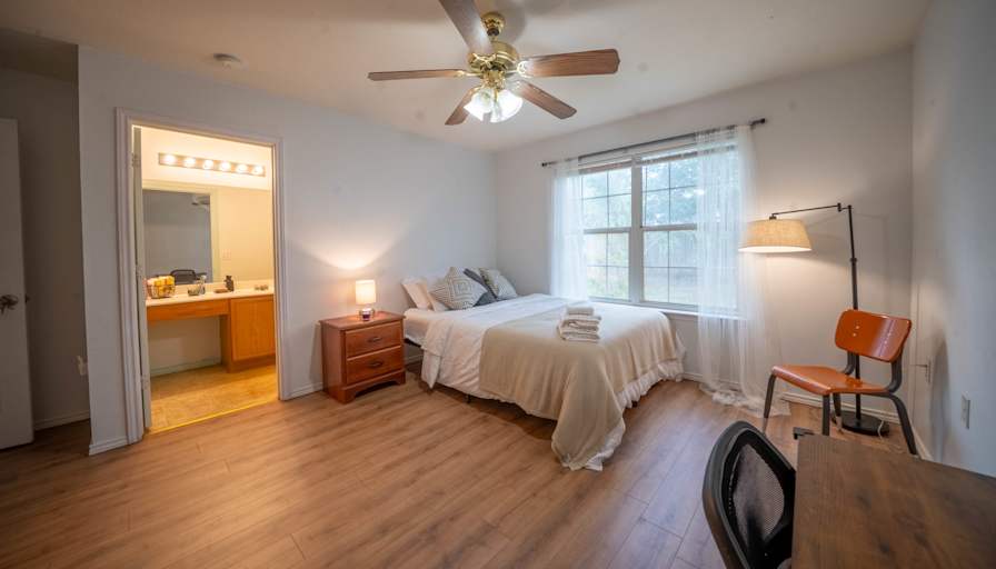 Cansu Mccoy's room