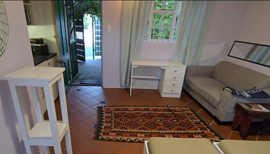 Green Point Tree House's room