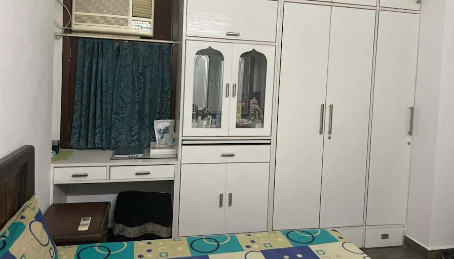 MAHIMA PRASAD's room
