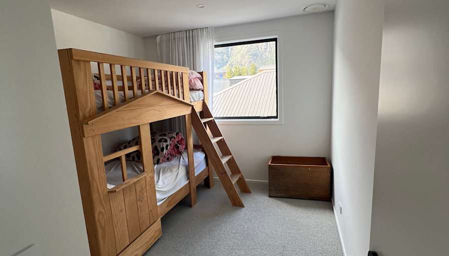 Kris Reid's room