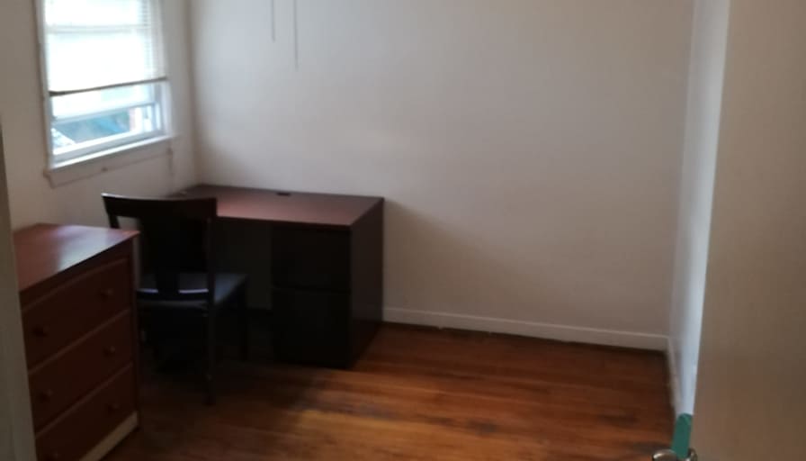BILL's room