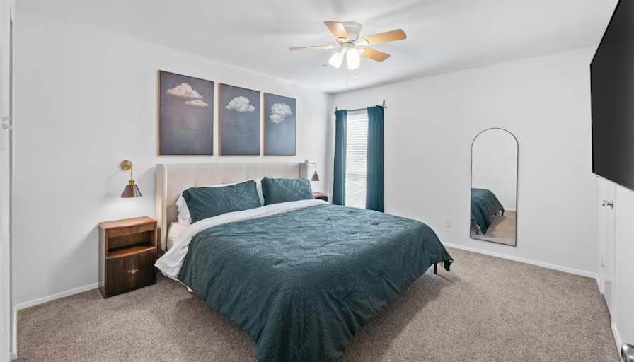 Capri's room