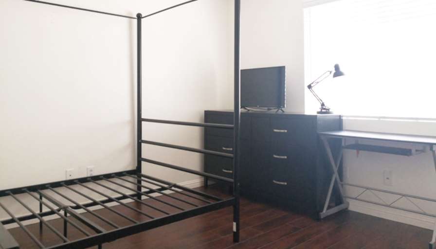Liz's room