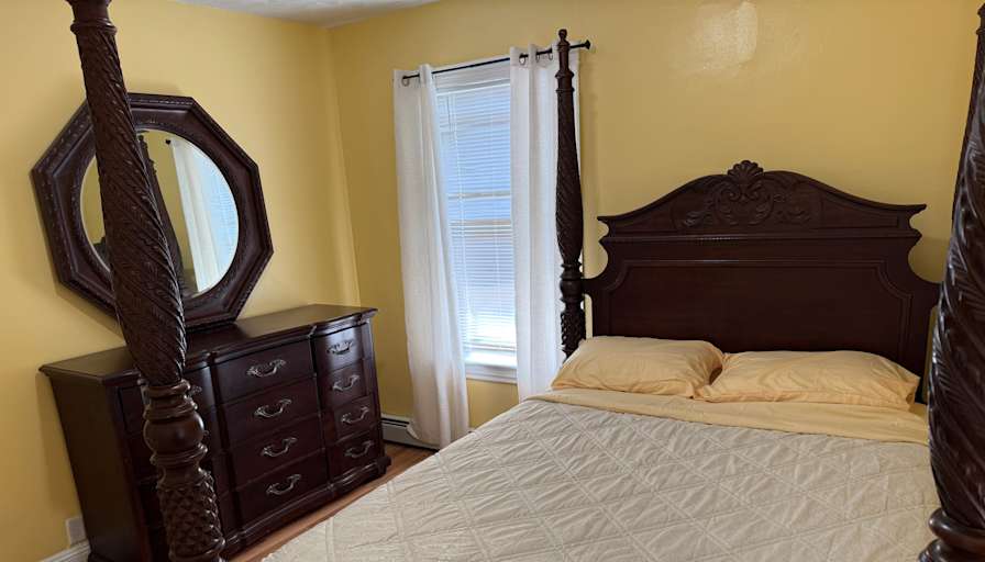 Takenya Thompson's room