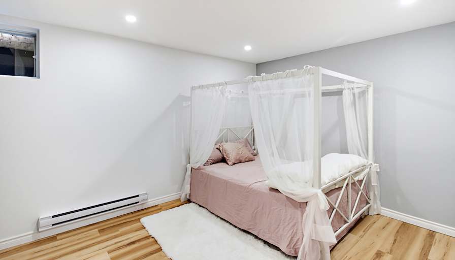 Brenda Porter's room