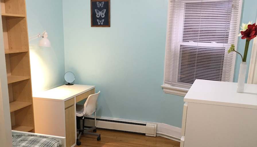 eddie's room