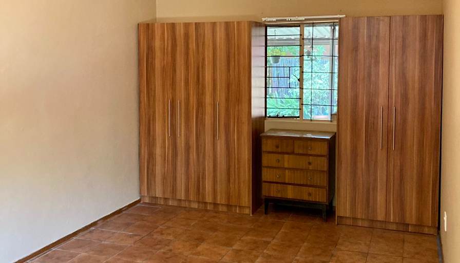 Jos Michele Milne's room