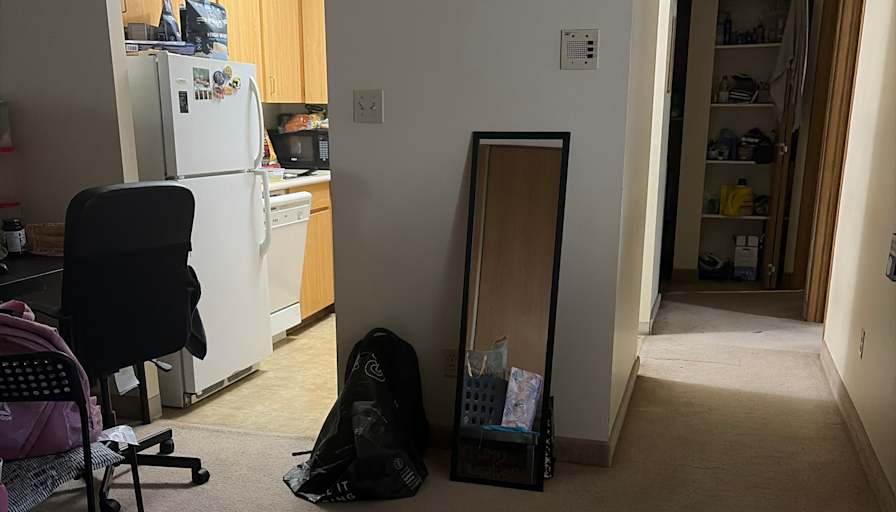 Khushbu Patel's room