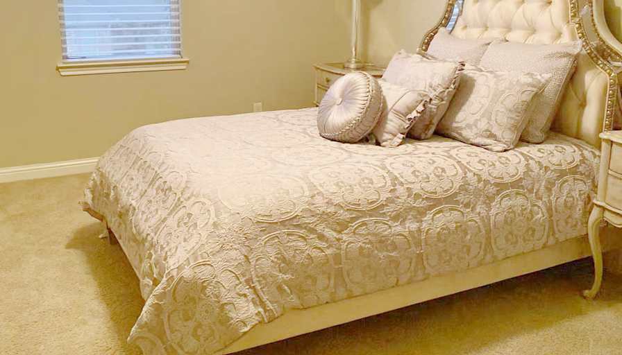Eva's room