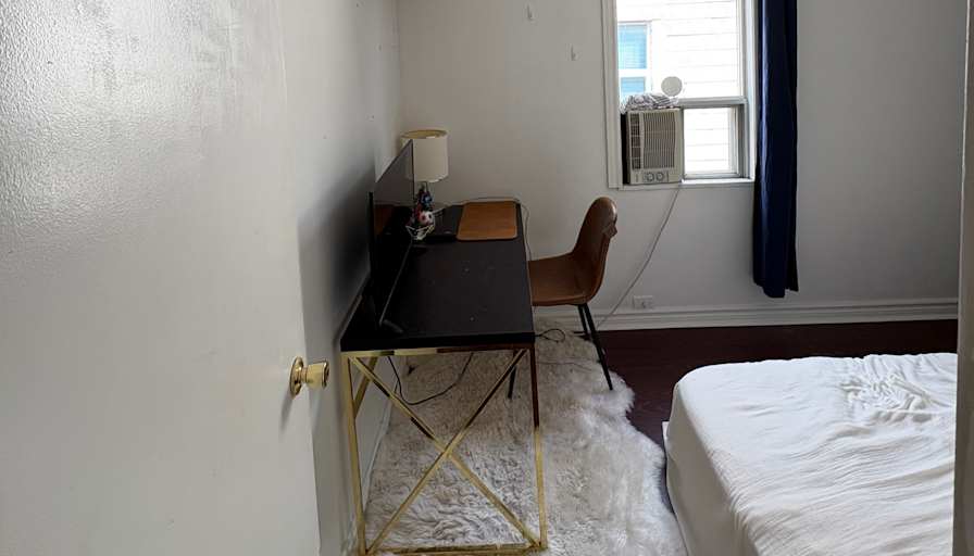 Vincent Molumby's room