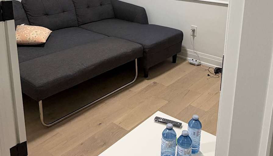 Tunji Oye's room