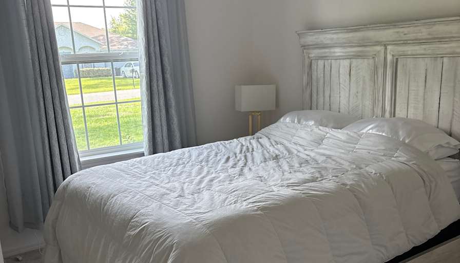Lisa Downes's room