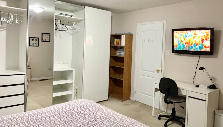 Mark Kay's room