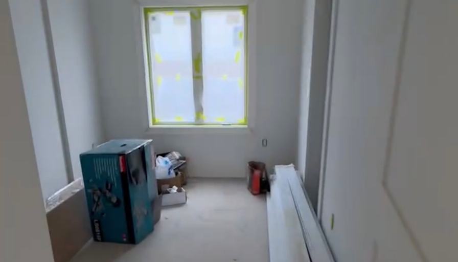 Ellesse Chen's room