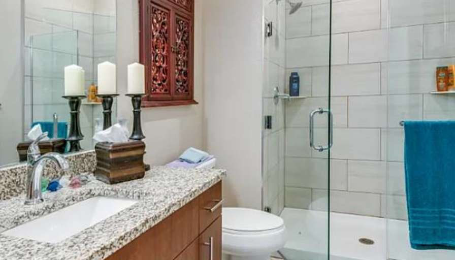 Cozy Furnished Room in a Great Home's room