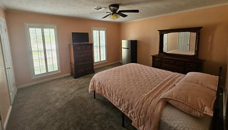 Carlos's room