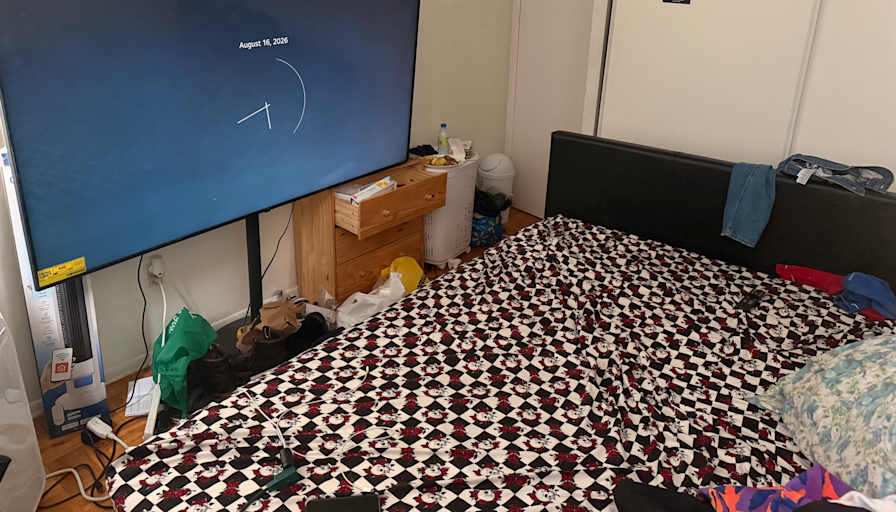 Liz's room