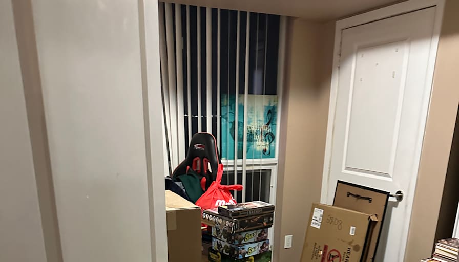 Anh Nguyen's room