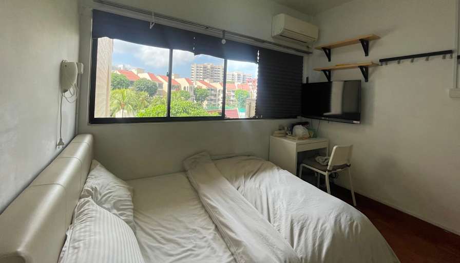 Naomi's room
