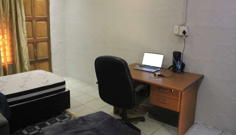 za one point's room