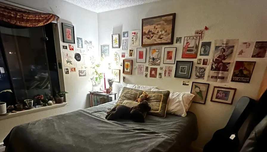 Naomi's room