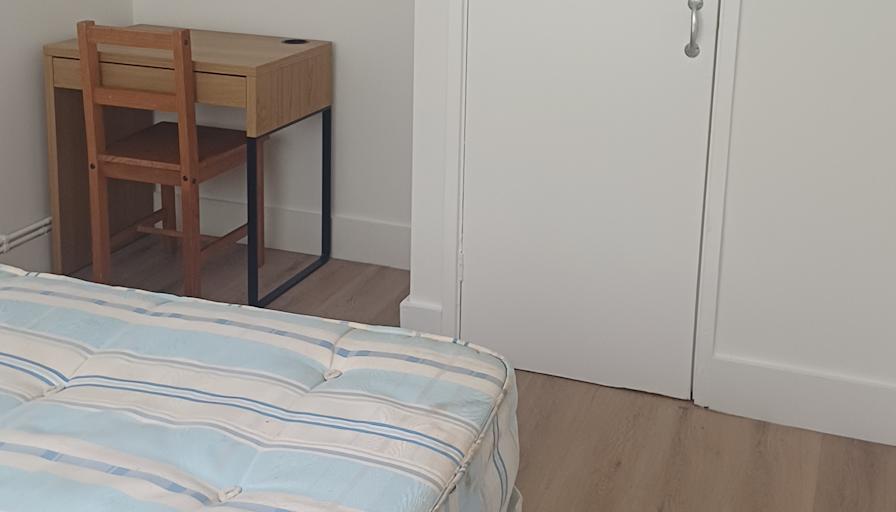 D's room