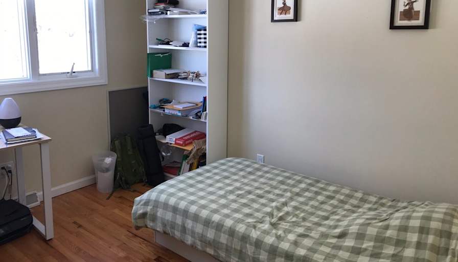 Milen Erickson's room