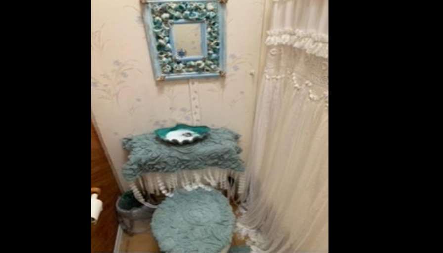 Angela V Woodhull's room