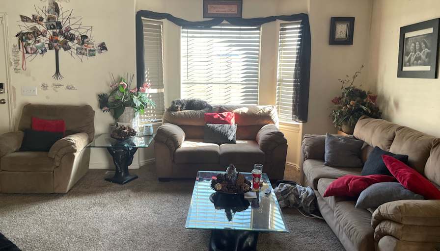 Destry's room