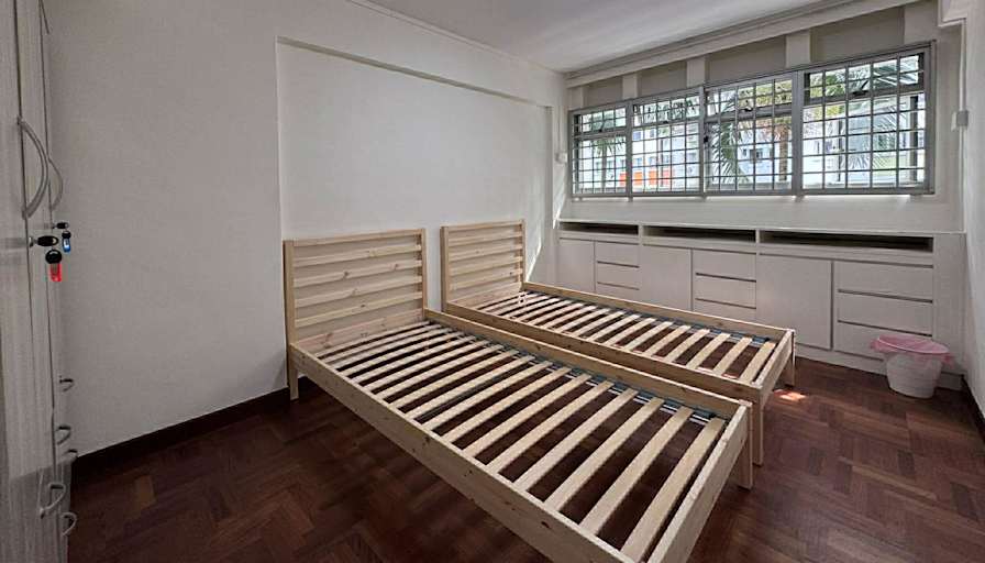 Linh's room