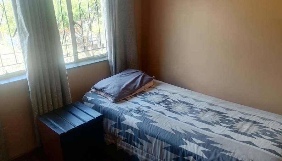 Morne's room