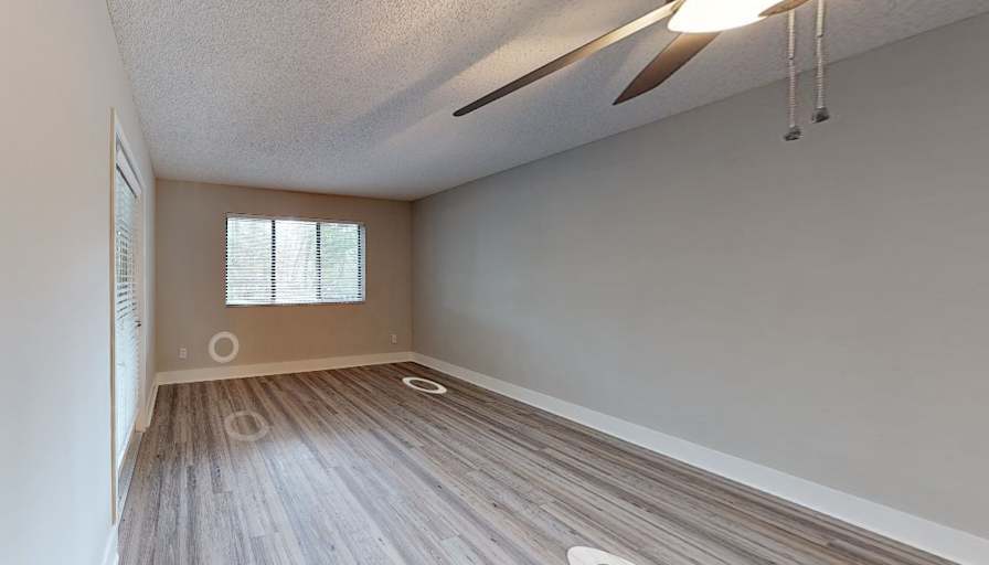 Jorge A Suaza's room