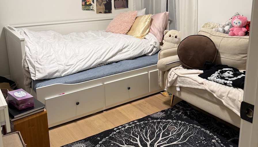 Victoria's room