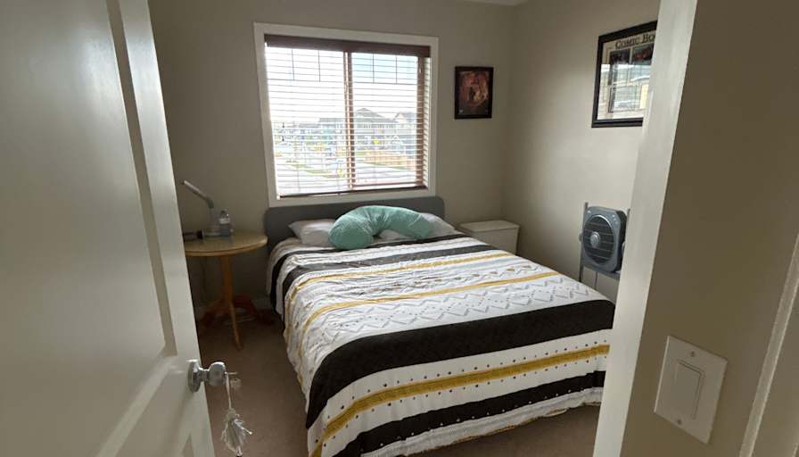 caroline's room