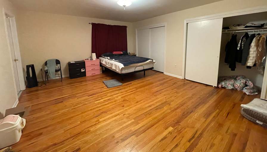 Giovanny's room