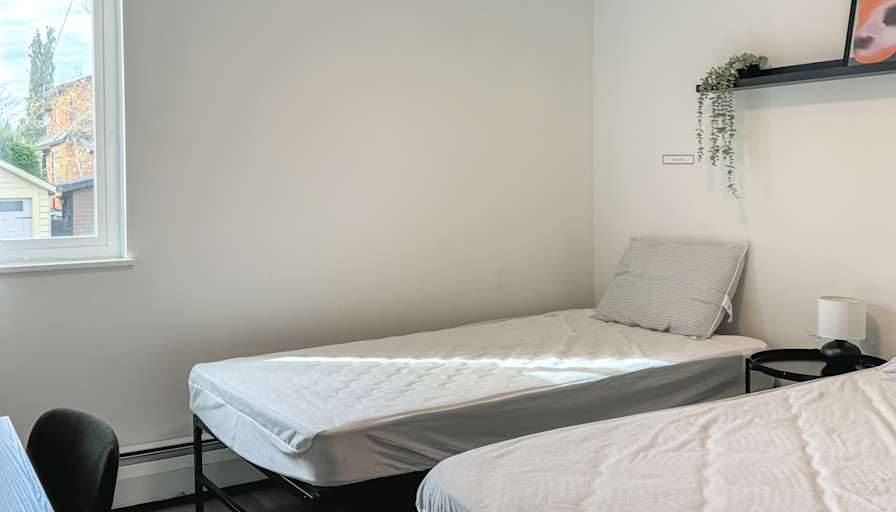 Jose Luis De la Fuente's room