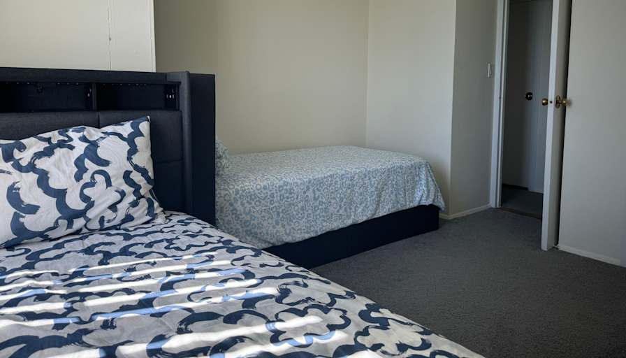 JENNIFER Lok's room