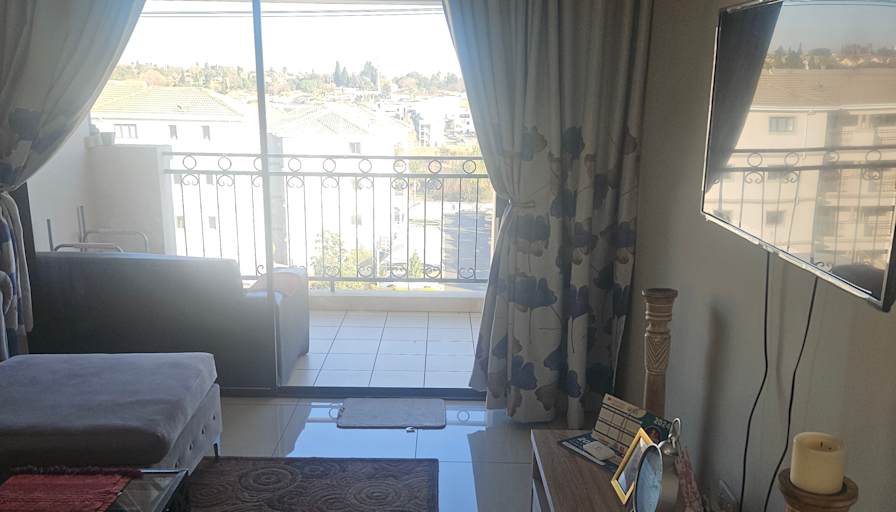 Vele Michelle  Khangale's room