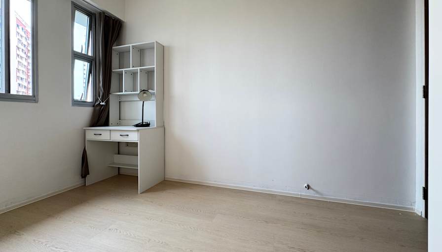 Enzo's room